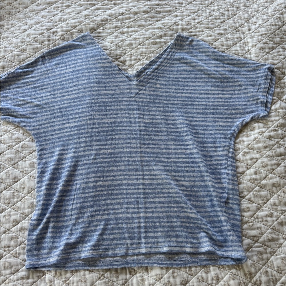 Chico's Gray Striped V-Neck Tee